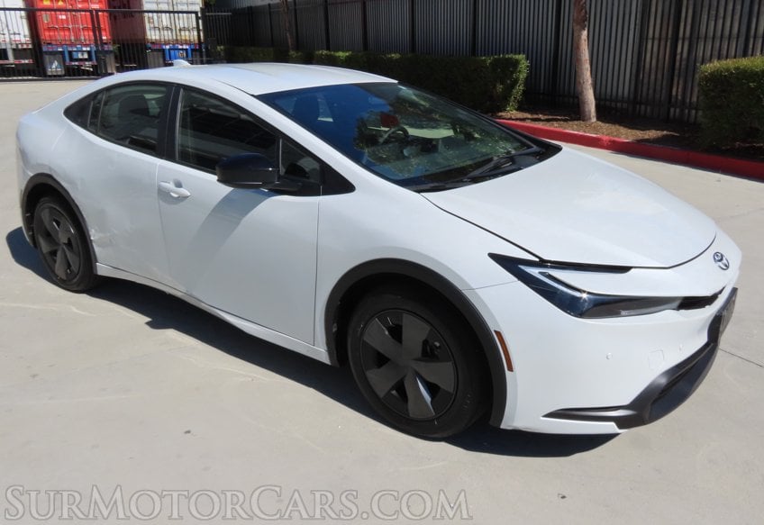 2025 Toyota Prius LE - Image 2