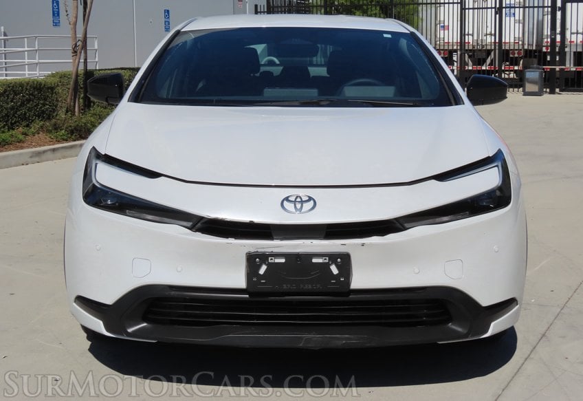 2025 Toyota Prius LE - Image 12