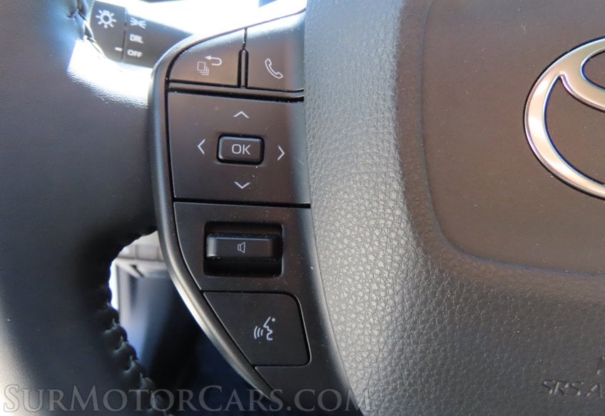 2025 Toyota Prius LE - Image 34