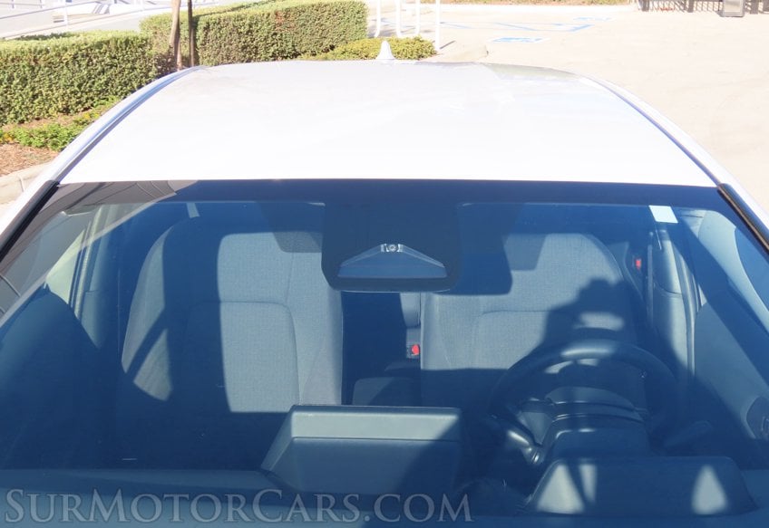 2025 Toyota Prius LE - Image 13