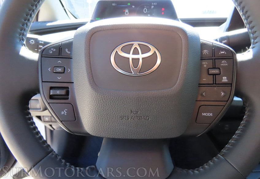 2025 Toyota Prius LE - Image 32