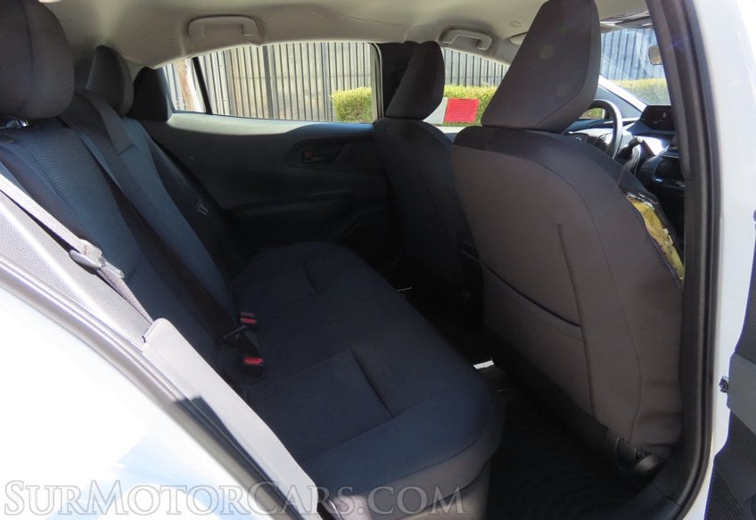 2025 Toyota Prius LE - Image 30