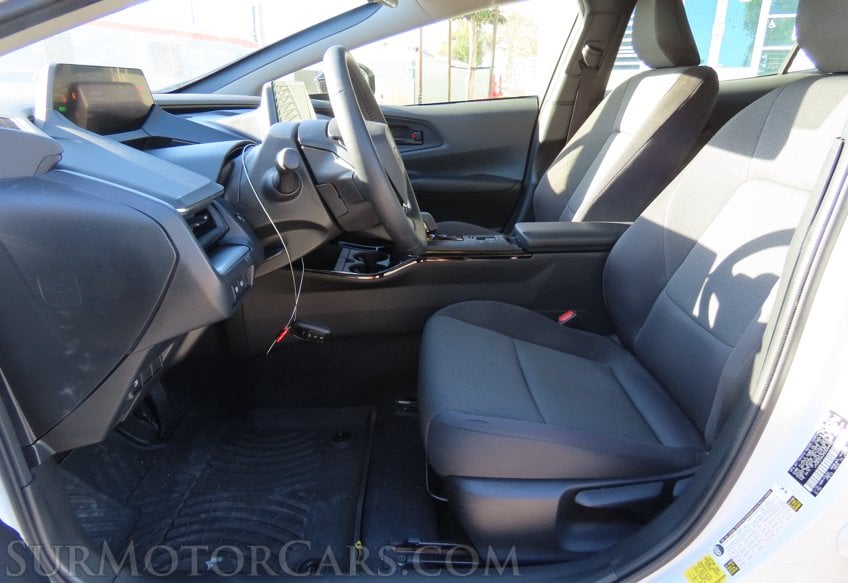 2025 Toyota Prius LE - Image 23