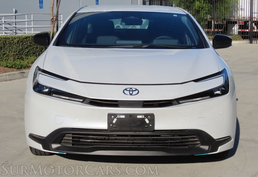 2025 Toyota Prius LE - Image 12