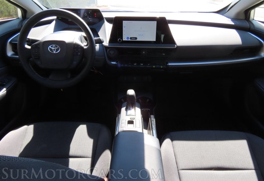 2025 Toyota Prius LE - Image 31