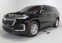 2023 Chevrolet Traverse LS - Image 3