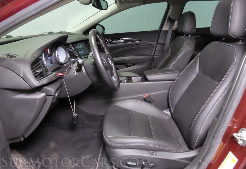 2018 Buick Regal TourX Essence - Image 22