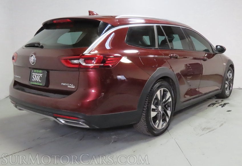 2018 Buick Regal TourX Essence - Image 5