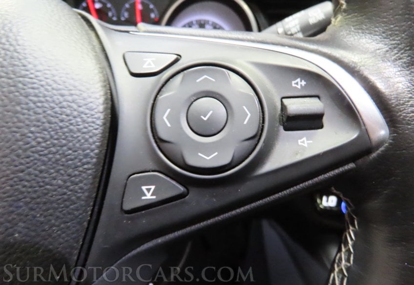 2018 Buick Regal TourX Essence - Image 30