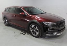 2018 Buick Regal TourX Essence - Image 1