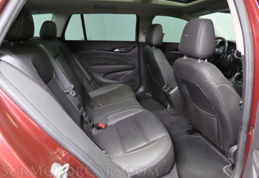 2018 Buick Regal TourX Essence - Image 28