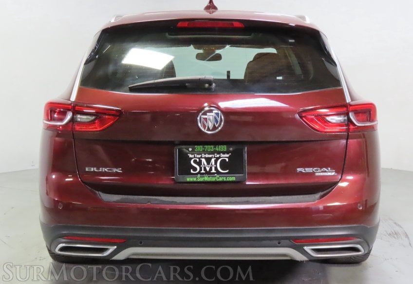 2018 Buick Regal TourX Essence - Image 11