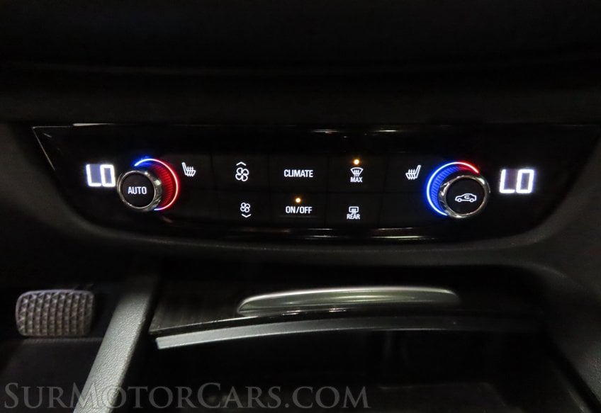 2018 Buick Regal TourX Essence - Image 32