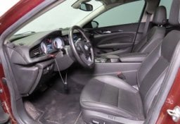 2018 Buick Regal TourX Essence - Image 17