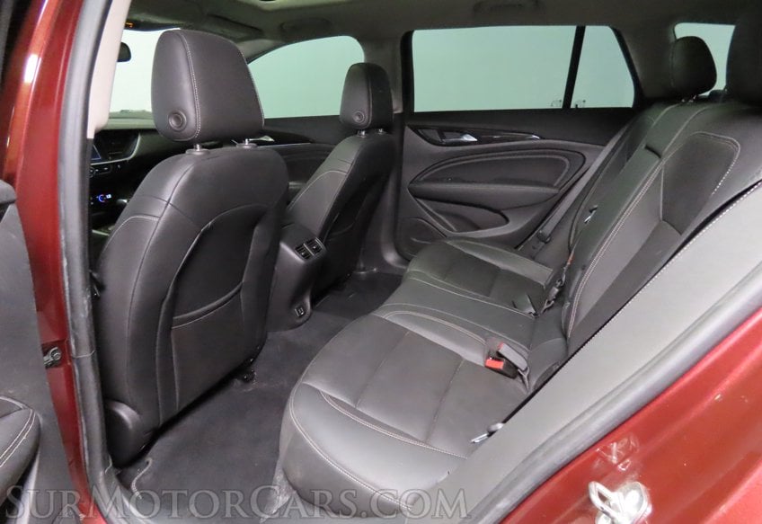 2018 Buick Regal TourX Essence - Image 27