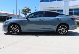 2025 Nissan Sentra SR - Image 10