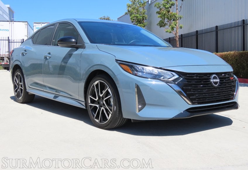 2025 Nissan Sentra SR - Image 4