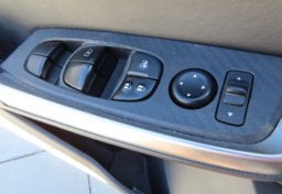2025 Nissan Sentra SR - Image 46