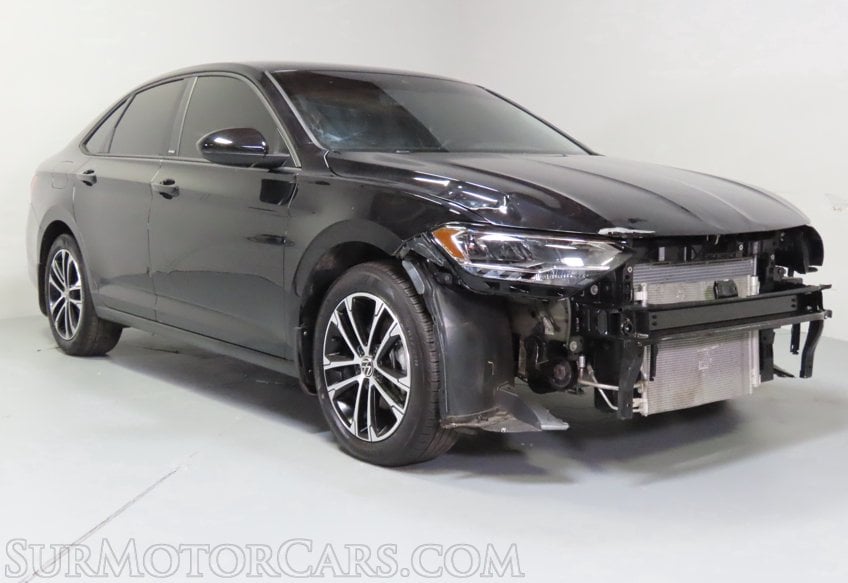 2025 Volkswagen Jetta Sport - Image 4