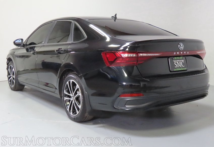2025 Volkswagen Jetta Sport - Image 7