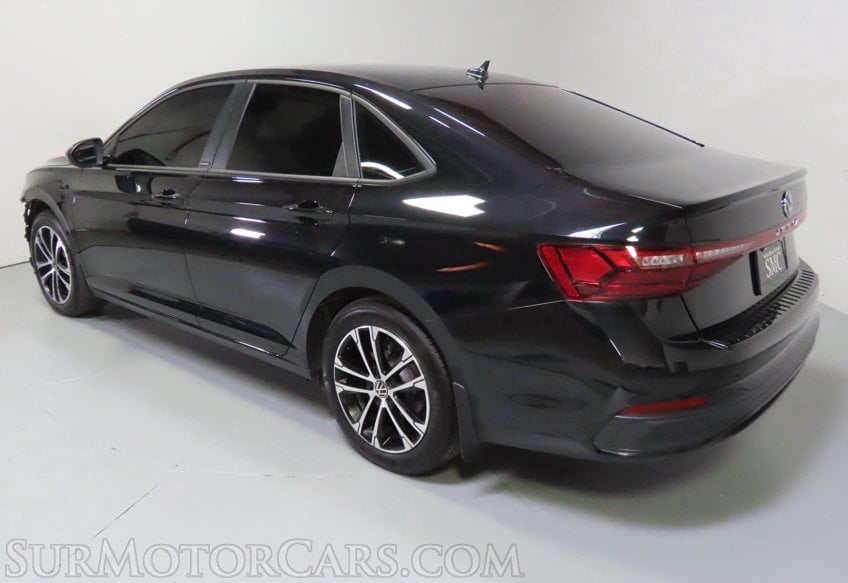 2025 Volkswagen Jetta Sport - Image 8
