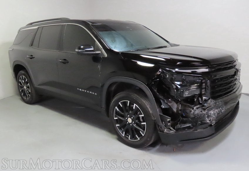 2024 Chevrolet Traverse LT - Image 2