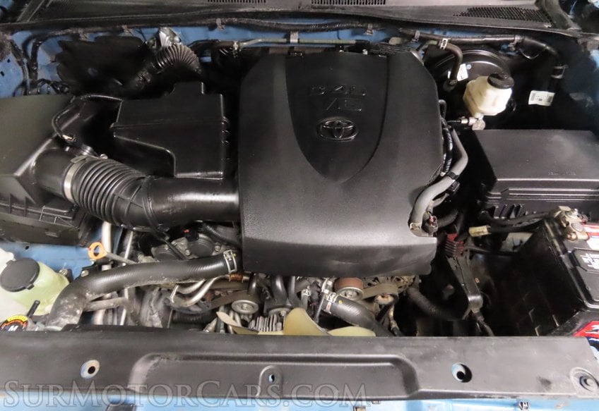 2019 Toyota Tacoma SR5 - Image 29