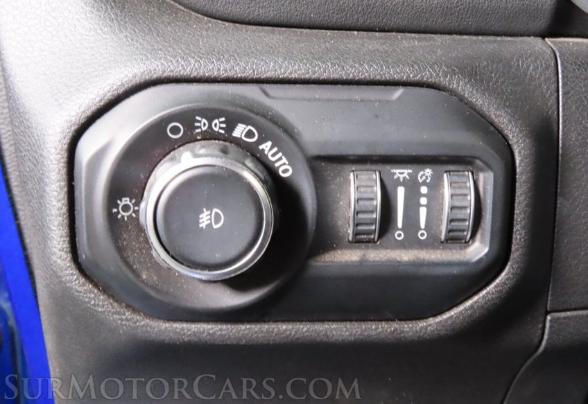 2020 Jeep Wrangler Unlimited Sahara - Image 19
