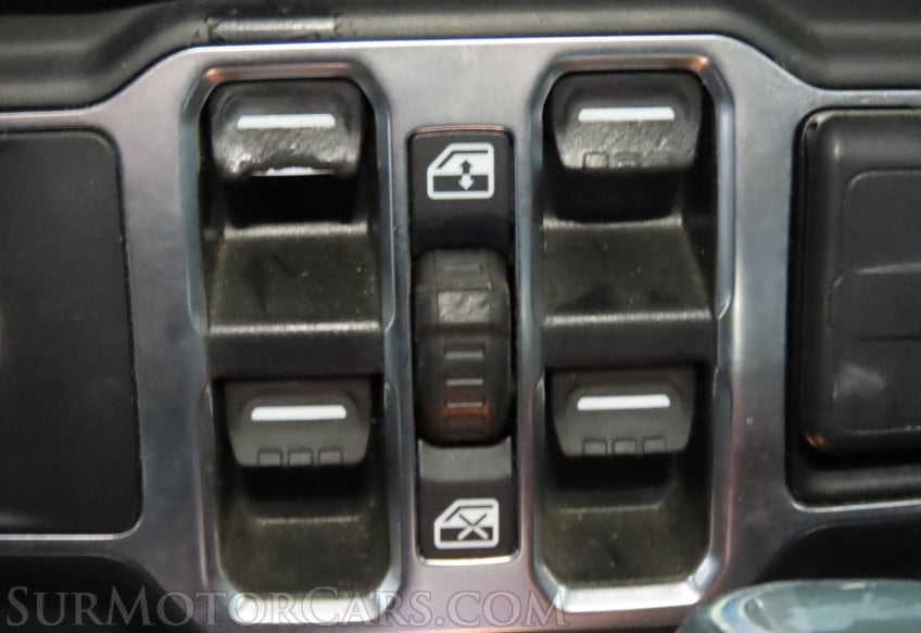 2020 Jeep Wrangler Unlimited Sahara - Image 32
