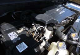 2017 Nissan Titan S - Image 32