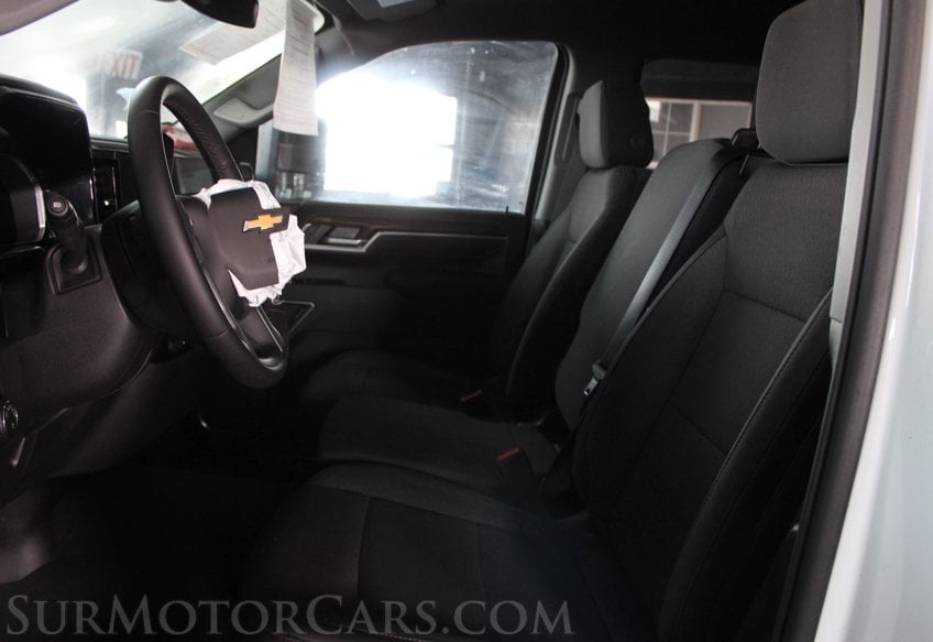 2026 Chevrolet Silverado 3500HD 4x4 LT - Image 31
