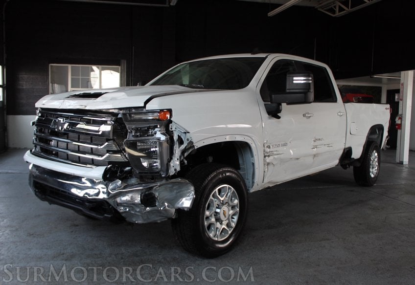 2026 Chevrolet Silverado 3500HD 4x4 LT - Image 2