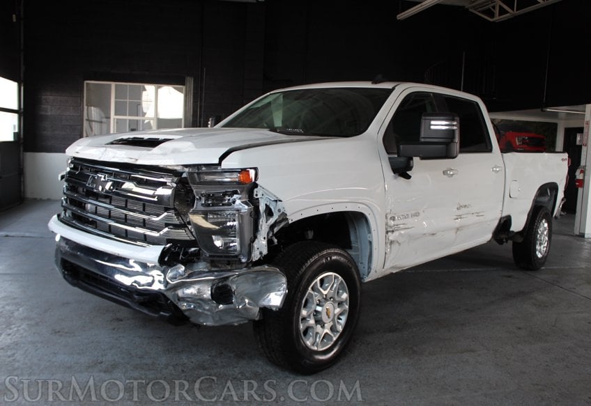 2026 Chevrolet Silverado 3500HD 4x4 LT - Image 4