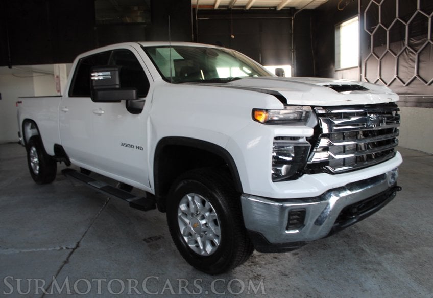 2026 Chevrolet Silverado 3500HD 4x4 LT - Image 1