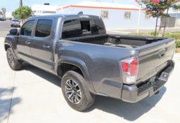 2022 Toyota Tacoma TRD Sport - Image 9