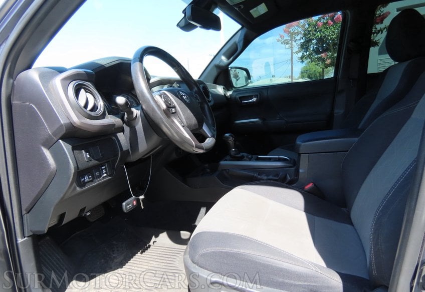 2022 Toyota Tacoma TRD Sport - Image 31