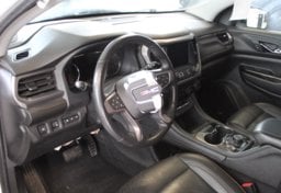 2022 GMC Acadia - Image 32