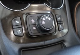 2022 GMC Acadia - Image 43