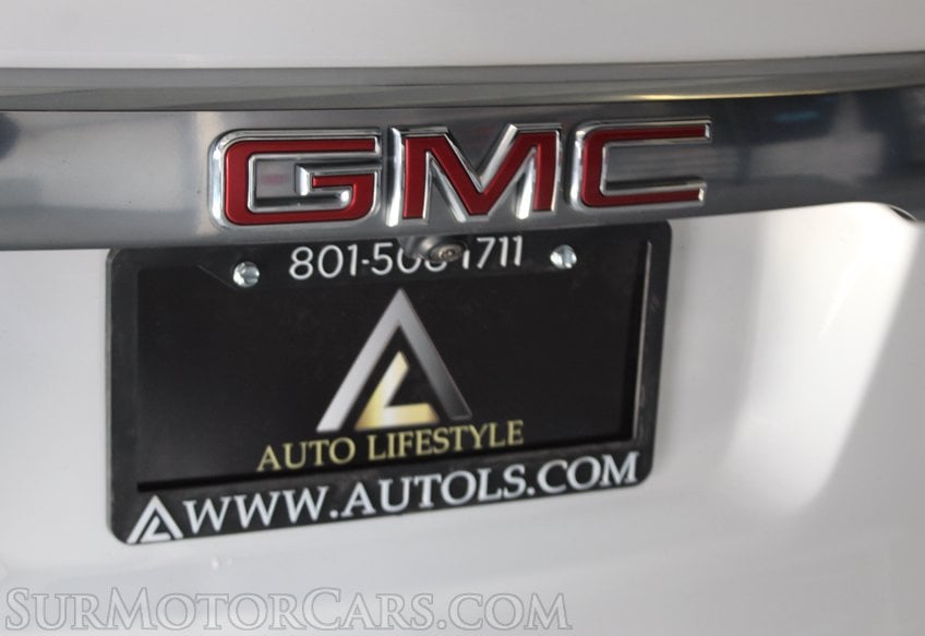 2022 GMC Acadia - Image 14