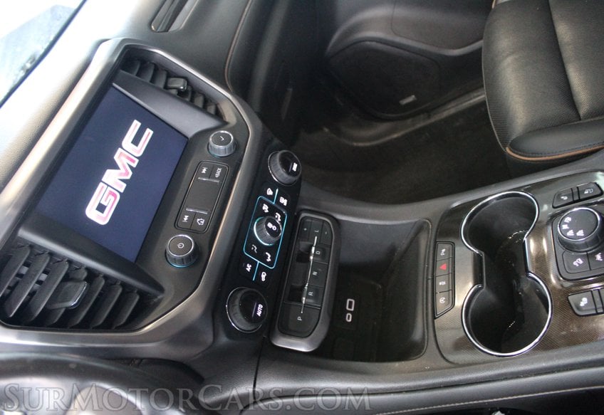 2022 GMC Acadia - Image 39