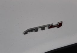 2022 GMC Acadia - Image 22