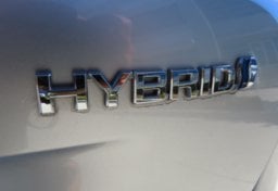 2018 Toyota Prius Three - Image 16