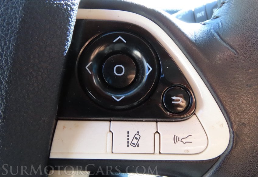 2018 Toyota Prius Three - Image 33