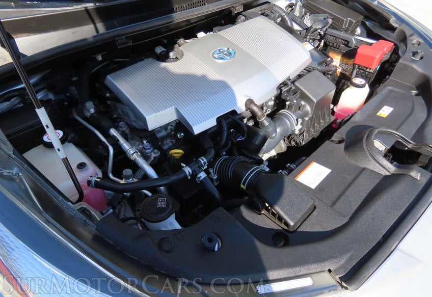 2018 Toyota Prius Three - Image 48