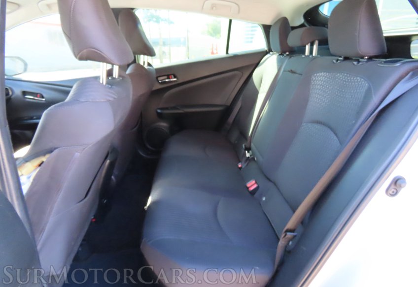 2018 Toyota Prius Three - Image 28