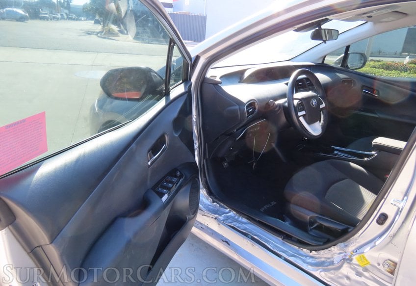 2018 Toyota Prius Three - Image 20