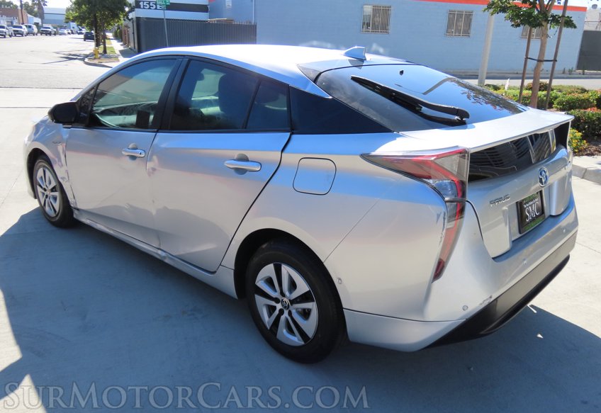 2018 Toyota Prius Three - Image 7