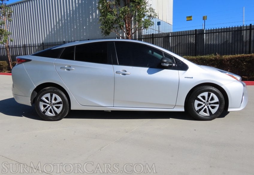 2018 Toyota Prius Three - Image 9