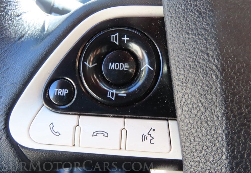 2018 Toyota Prius Three - Image 32