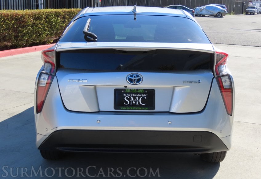 2018 Toyota Prius Three - Image 12